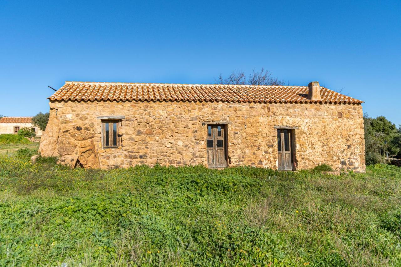 Le Case Di Mara - Appartamenti Tipici "Stazzo Giovannareddu" Porto San Paolo  Exteriör bild