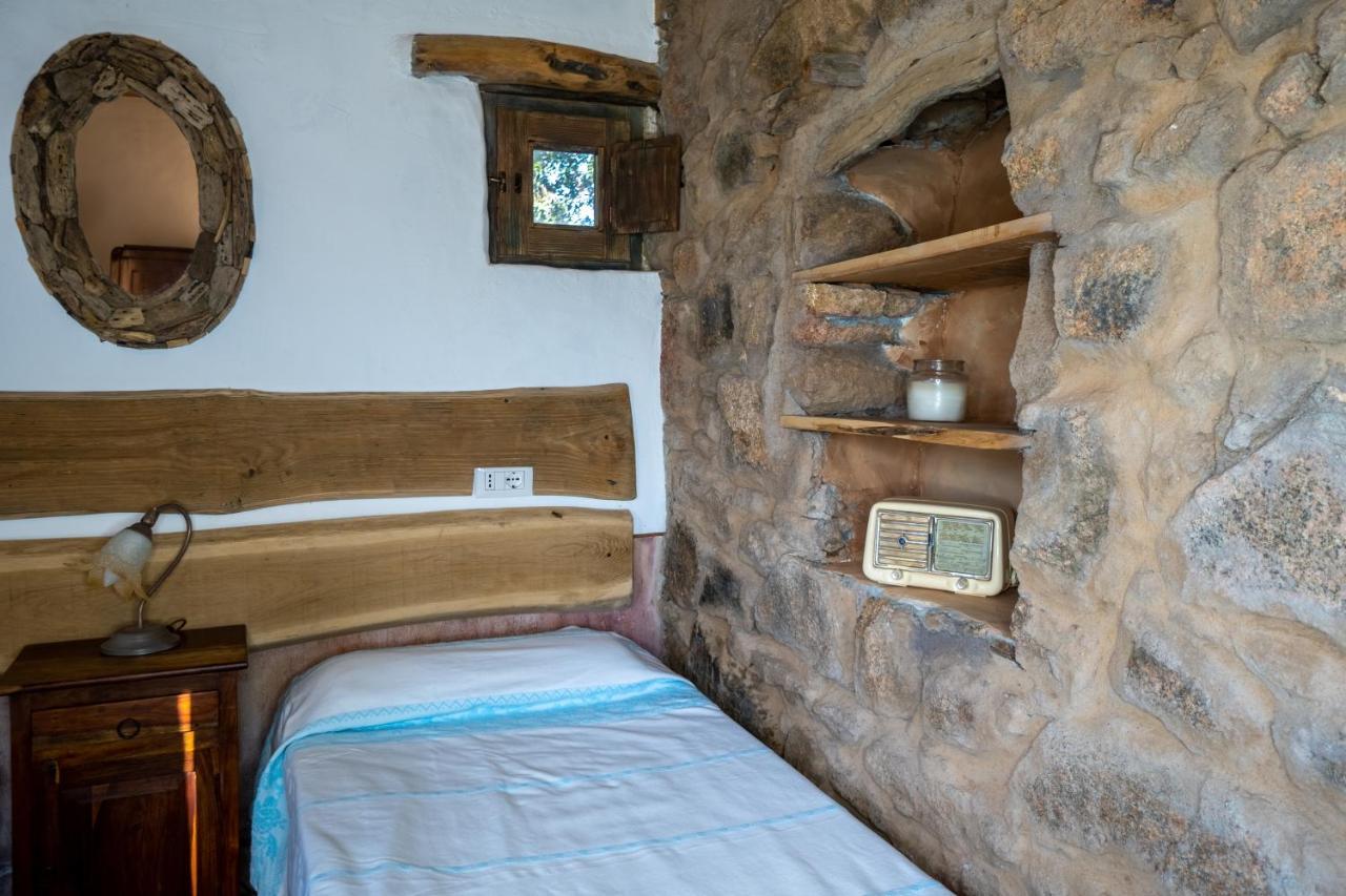 Le Case Di Mara - Appartamenti Tipici "Stazzo Giovannareddu" Porto San Paolo  Exteriör bild