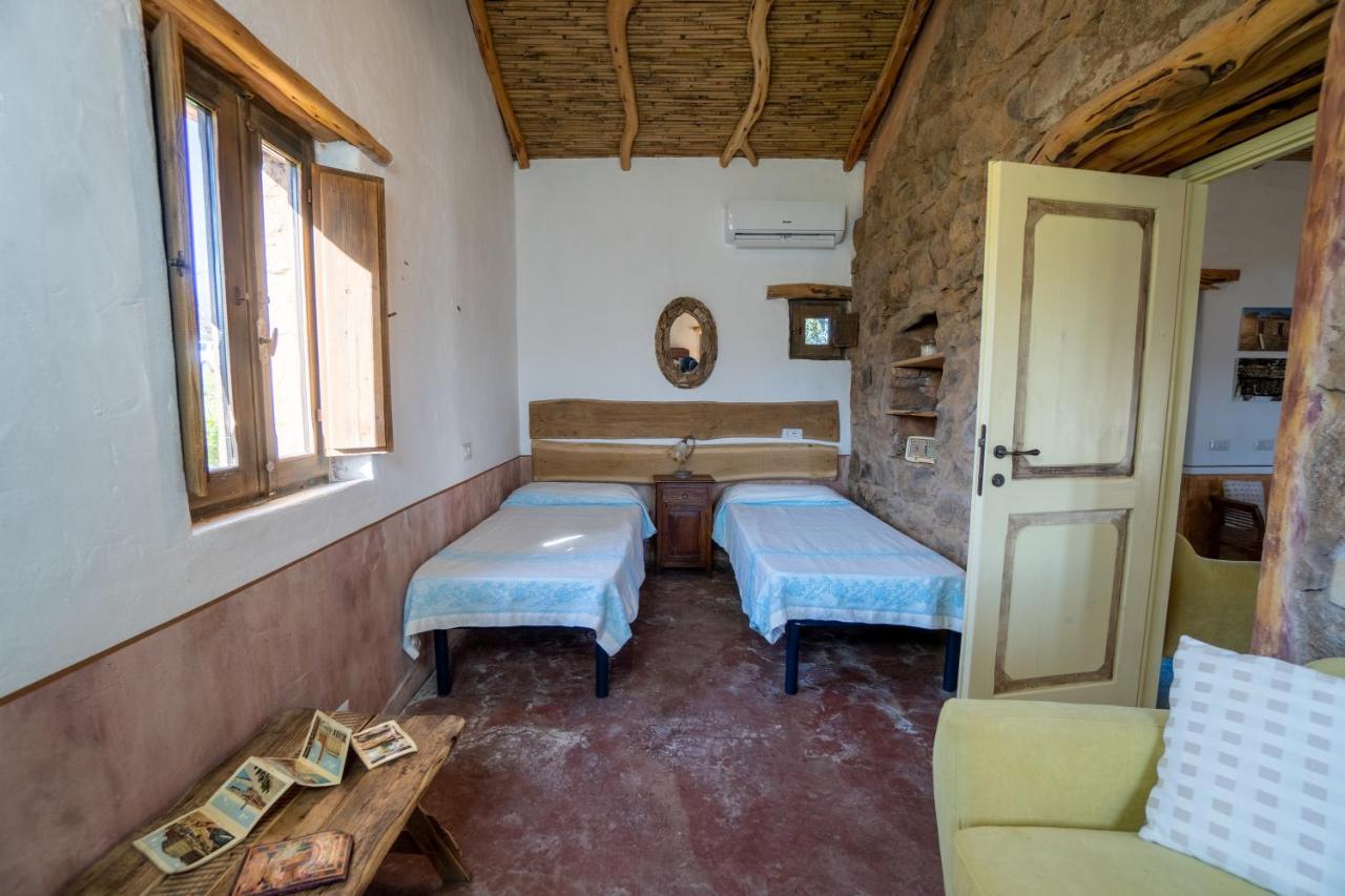 Le Case Di Mara - Appartamenti Tipici "Stazzo Giovannareddu" Porto San Paolo  Exteriör bild