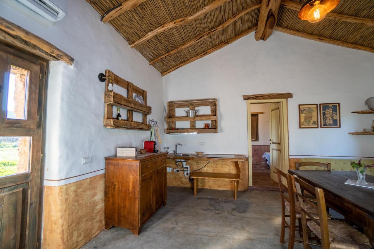 Le Case Di Mara - Appartamenti Tipici "Stazzo Giovannareddu" Porto San Paolo  Exteriör bild
